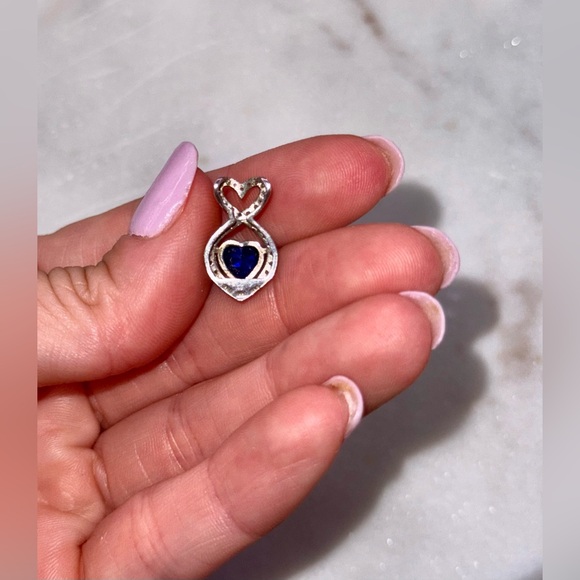 Blue sapphire w/ diamonds heart shaped necklace pendant (chain not included) - Picture 5 of 5